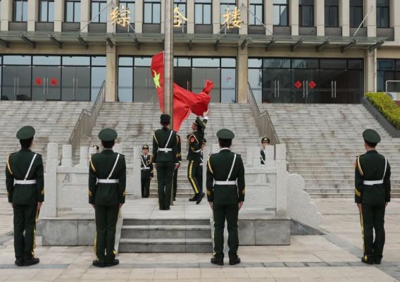 砺青春志 奋进新征程｜智能制造与工程系举行升旗仪式